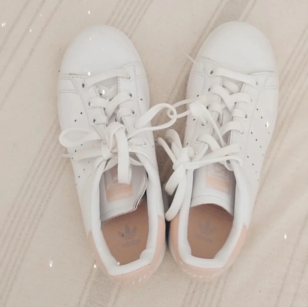 Adidas Stan Smiths - Picture 3 of 5